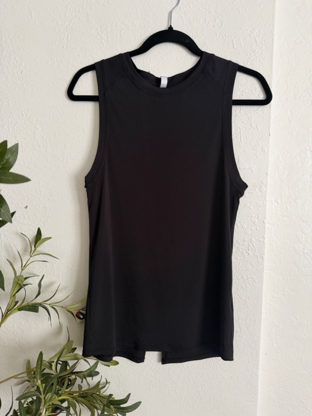 Fabletics Black Crewneck Performance Tank Top